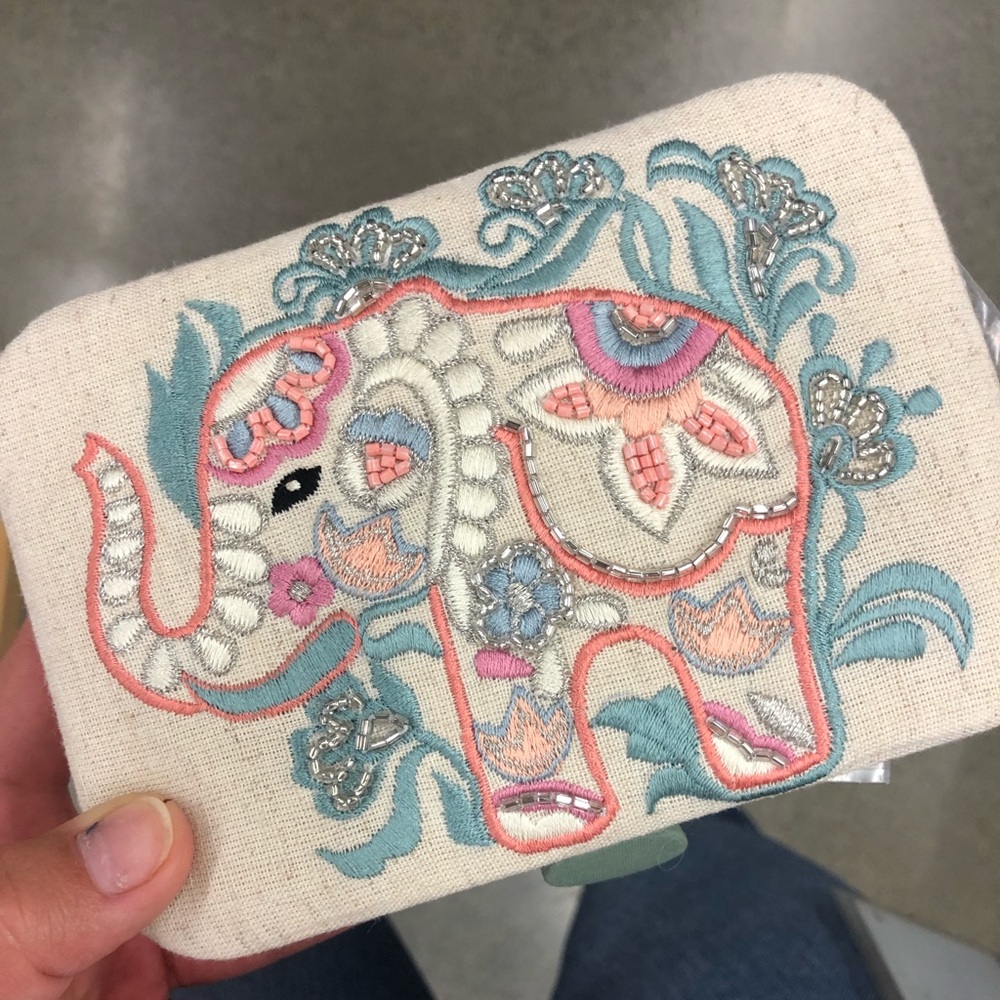 Cute elephant jewelry box